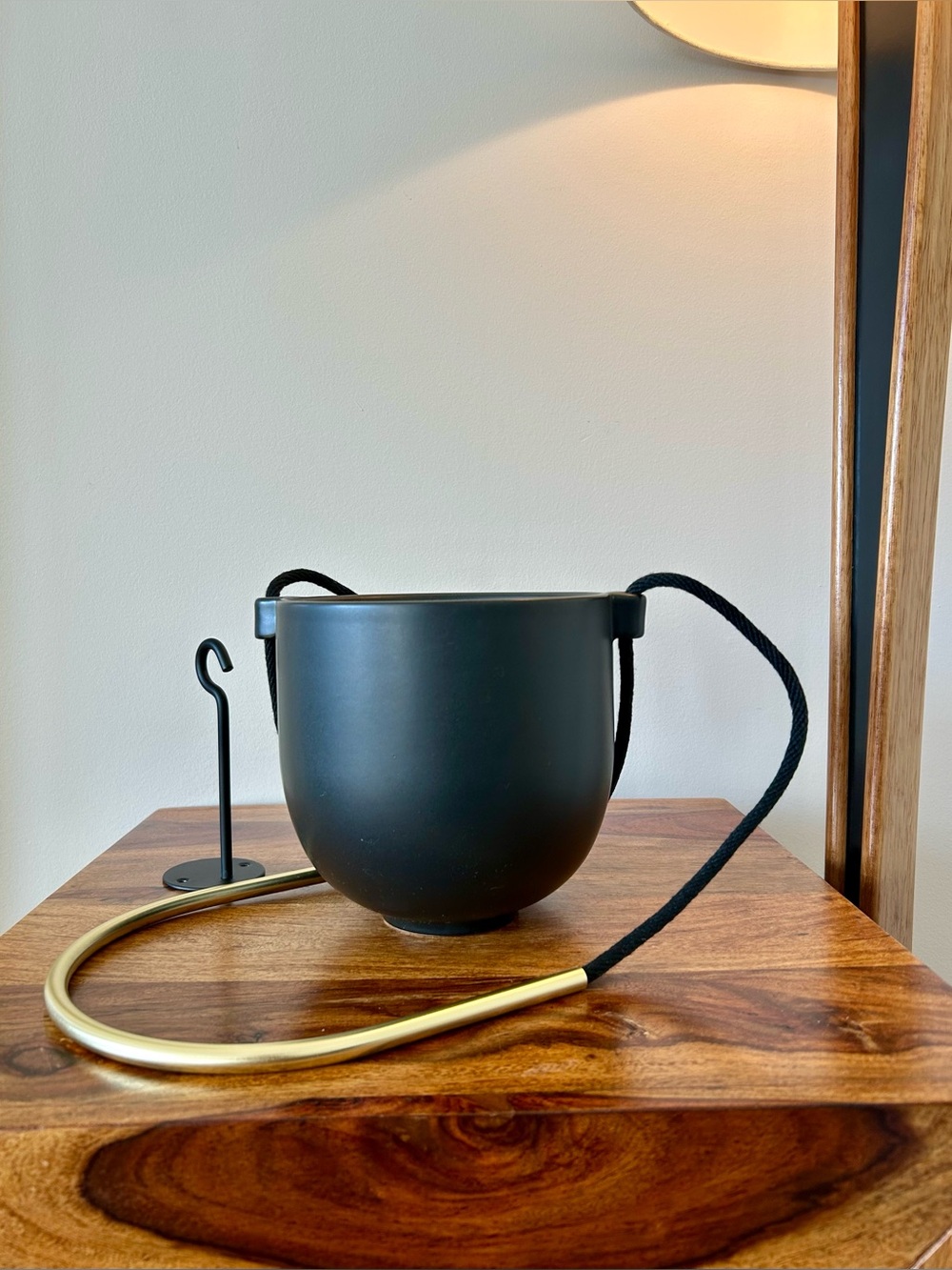 NWOT Umbro Black Hanging Planter with Brass Hanger
